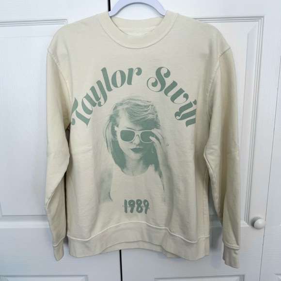 Taylor Swift Tops - Taylor Swift 1989 Cream Sweatshirt with Green Print MEDIUM